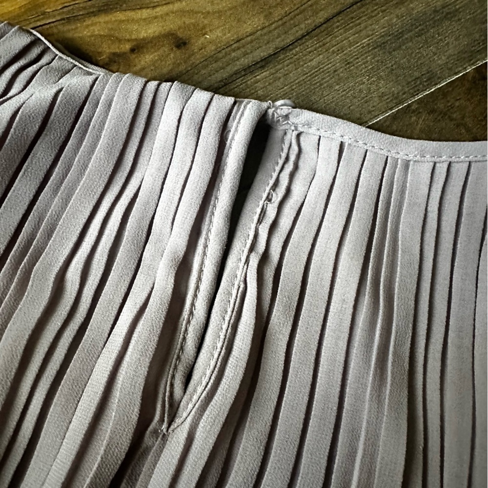 H&M | Pleated Chiffon Dress Dusky Purple | size 6 - Picture 16 of 16